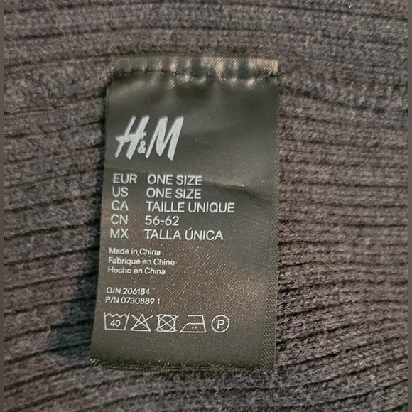 Ribbed knit beanie hat - Picture 6 of 9